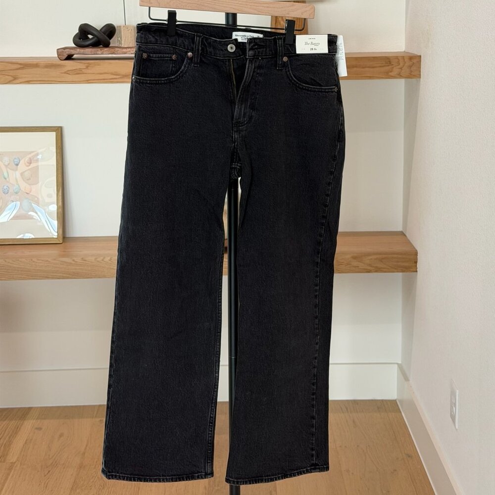 NWT Abercrombie & Fitch Low Rise Baggy Jeans - Black - 28S
